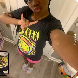 Meet your Posher, Camia